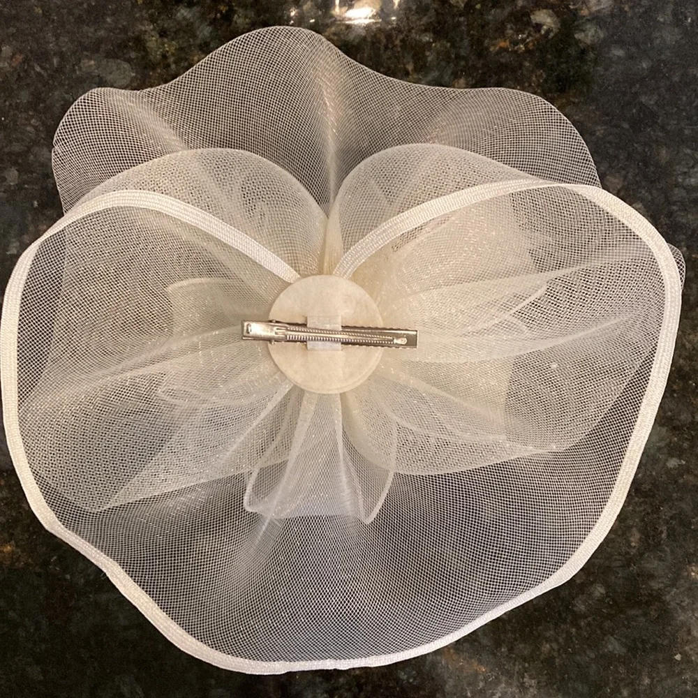 Large handmade side hat Kentucky derby style wedding - Picture 7 of 8